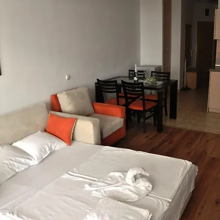Tomi Family Apartment *